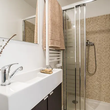 Little Duplex In Alfama Lissabon