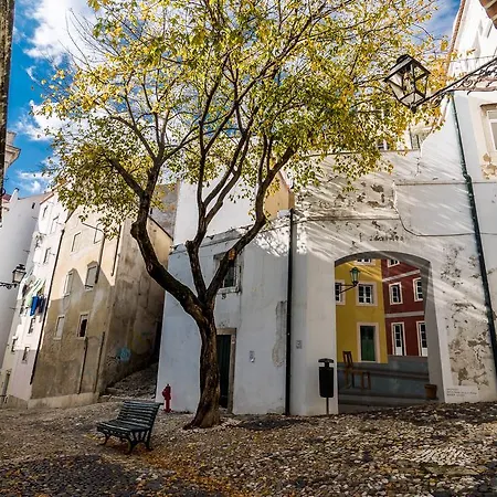 Little Duplex In Alfama Lissabon